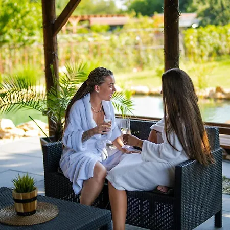 Wellness Glamping