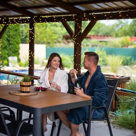 Wellness Glamping *